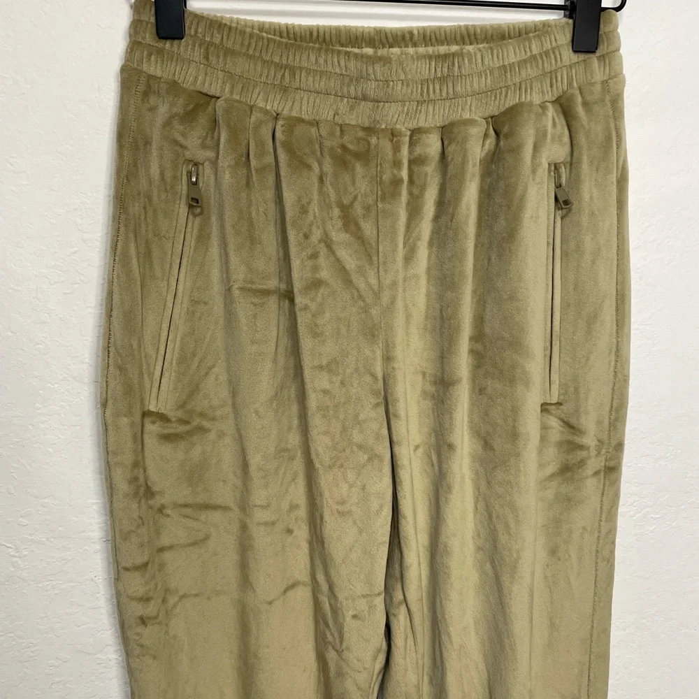 Skims Velour Joggers Gold - Picture 4 of 14